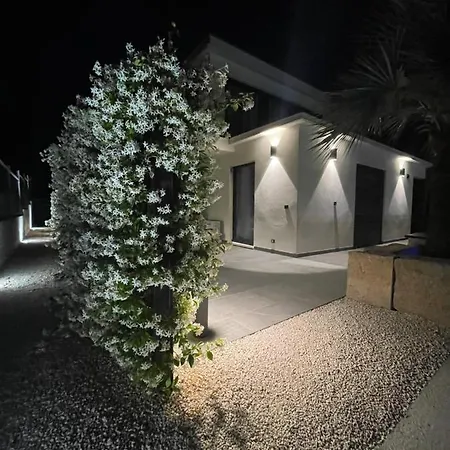 Maison De Caractere Avec Jacuzzi Fréjus