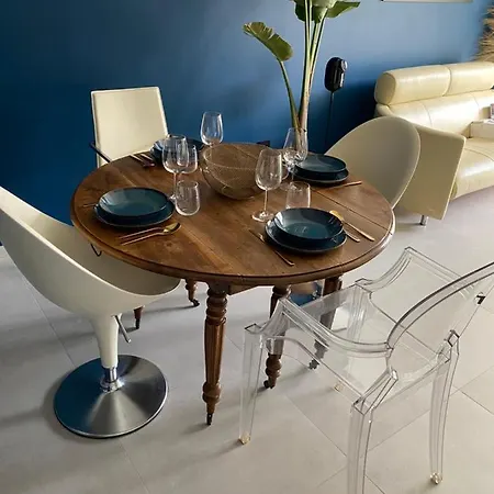 게스트하우스 Maison De Caractere Avec Jacuzzi Fréjus